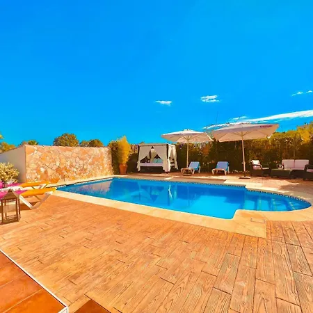 Шале Sebastian's House *